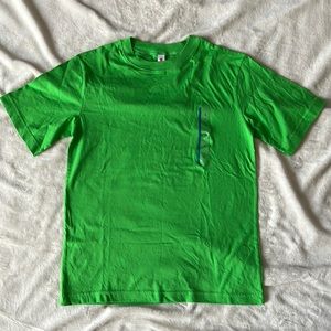 Kid’s size L solid green T-shirt-size L (BNWT)